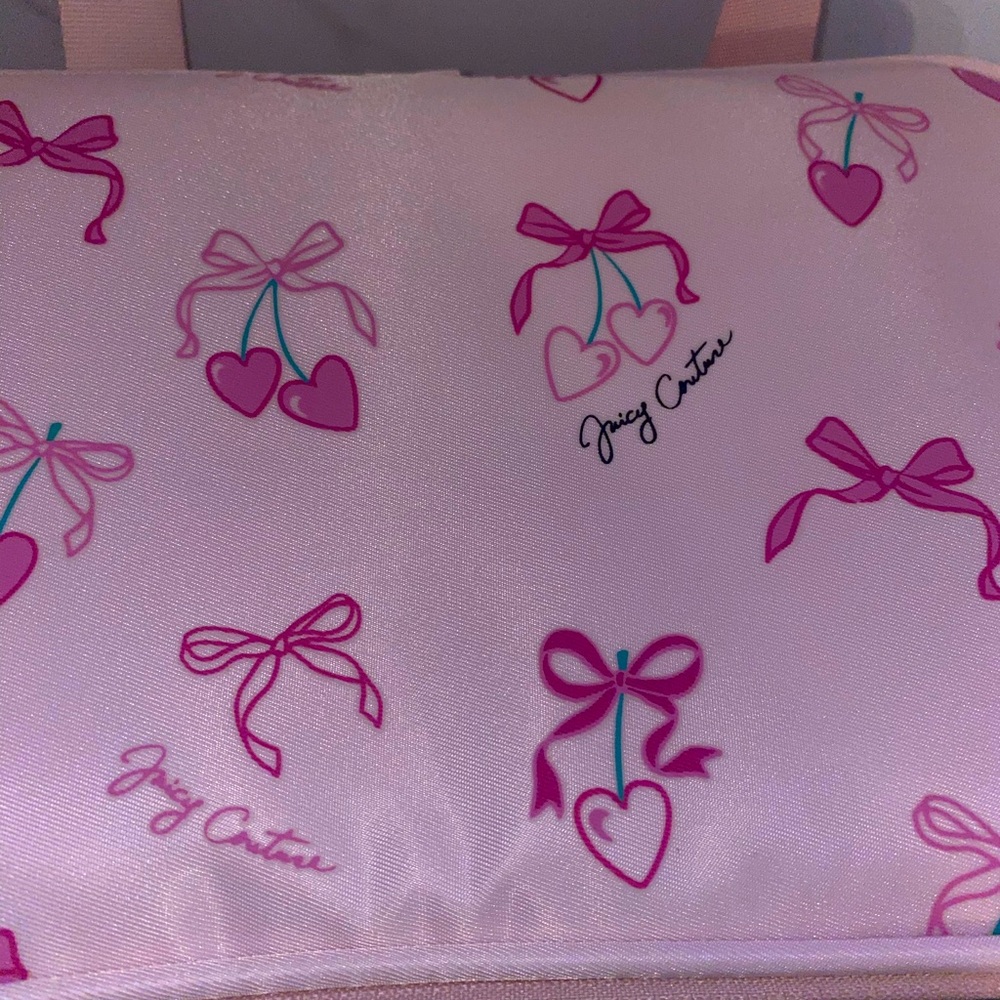 🎀🍒🩷NEW Juicy Couture Insulated Cooler Bag/ Lunch Box pink cherry Bows Hearts - Picture 10 of 10